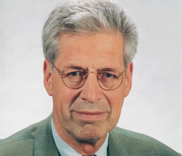 Portraitfoto von Henning Scherf