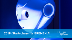 Foto vom Kopf eines weißen Roboters, der blau angeleuchtet nach links unten aus dem Bild schaut. Darüber steht auf einem blauen Band: 2018: Startschuss für Bremen.AI.
