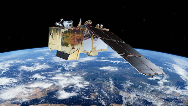 Foto eines Satelliten, im Hintergrund ist die Erde zu sehen.