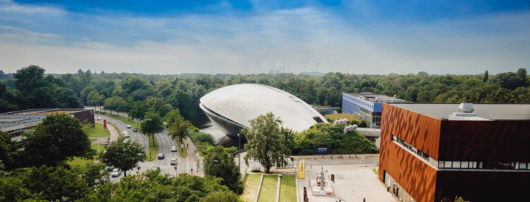 Aufnahme des Museums Universum Bremen und der danebenliegenden Straßen.