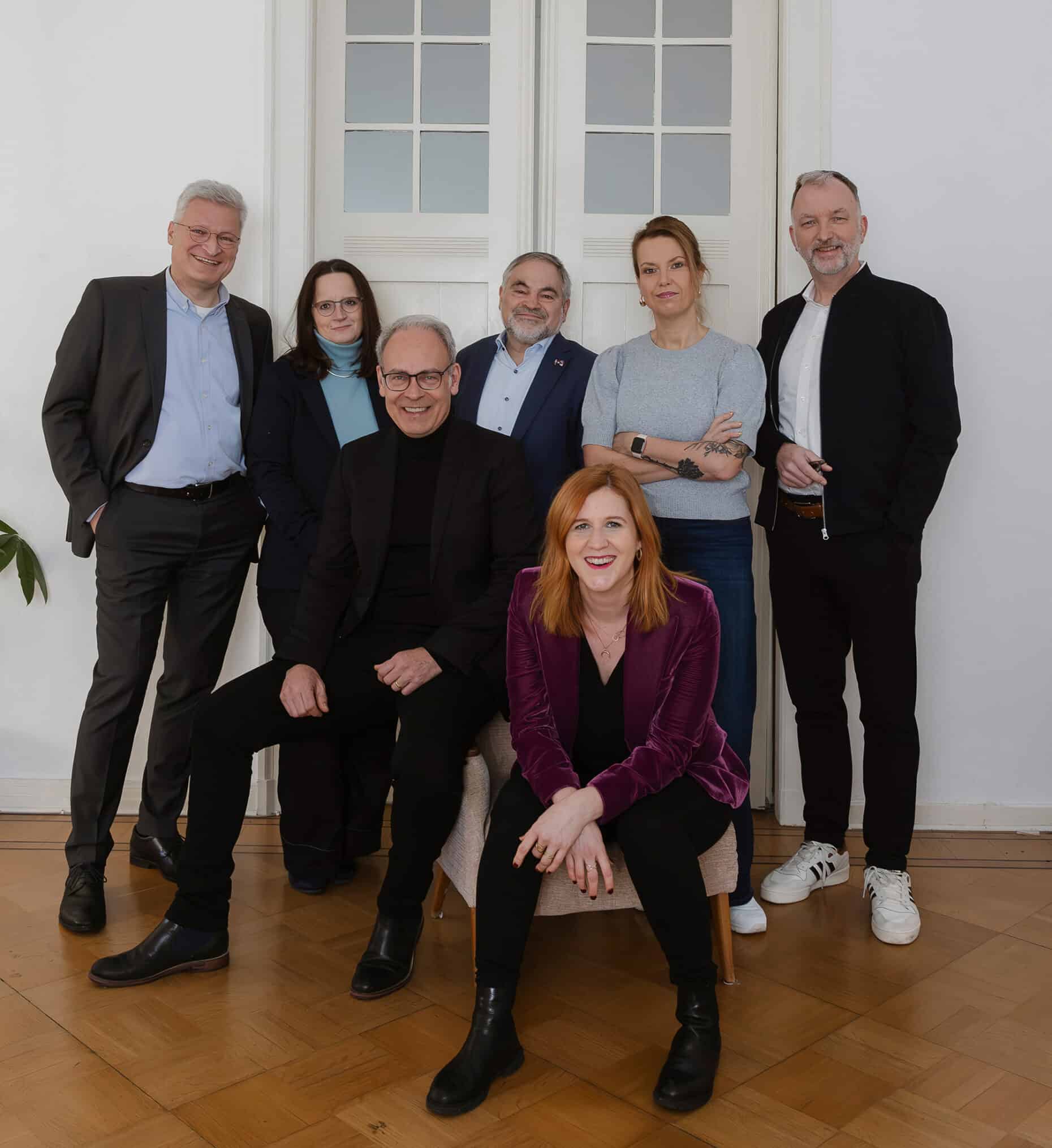 Gruppenfoto von 7 Personen.